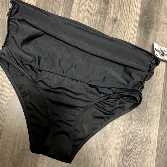 Bombshell Bikini 34D M skirt bottoms NWT - Picture 5 of 5